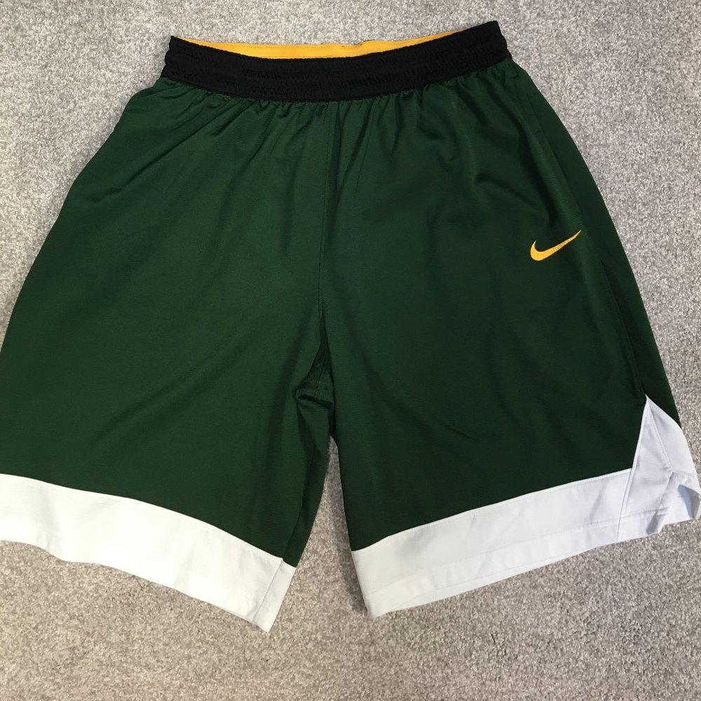 Nike Basketball Shorts XXL